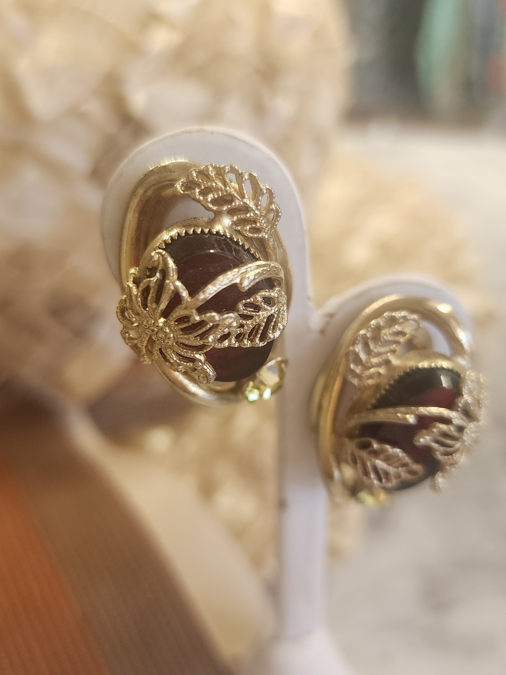 Vintage Gold Floral Filigree Garnet Oval Clip-On Earrings